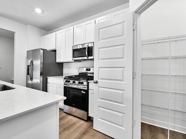 404 W Monroe St — Photo 13