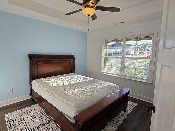 5th image of 111 Hampton Chase