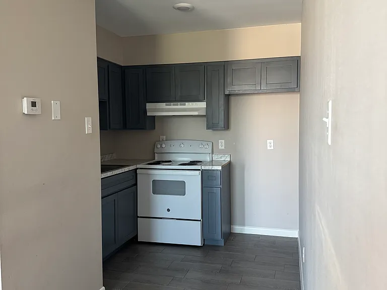 817 E Kearney St — Photo 2