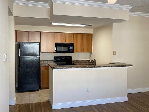 3rd image of 5960 Sample Rd #208