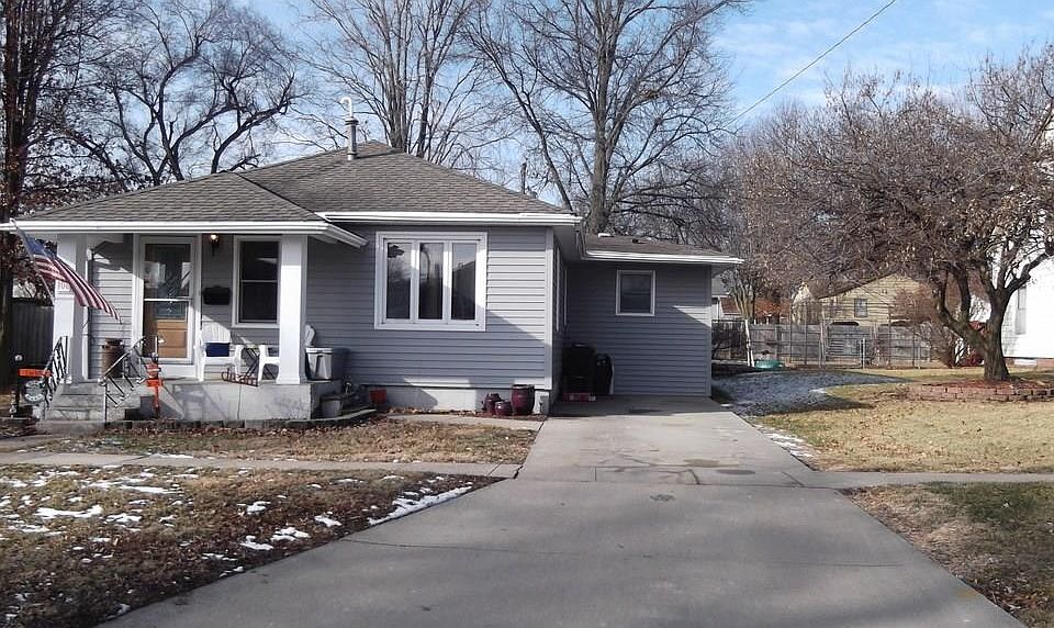 1st image of 106 S Conrey St