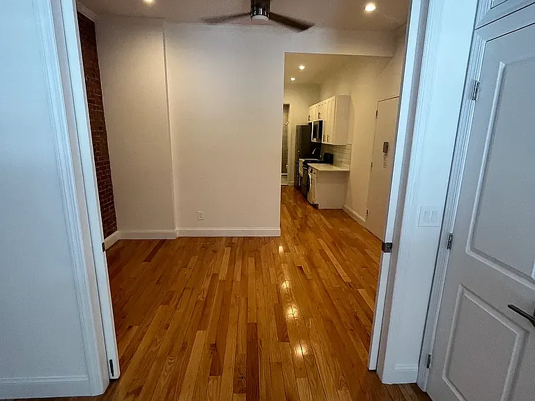315 E 57th St #1-A — Photo 4