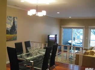 157 Southgate Dr, Massapequa Park, NY 11762