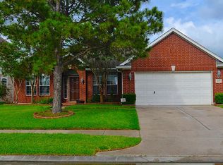 2618 W Lake Dr, Sugar Land, TX 77478
