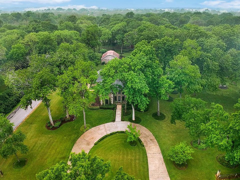1st image of 3719 Aspenwood Dr
