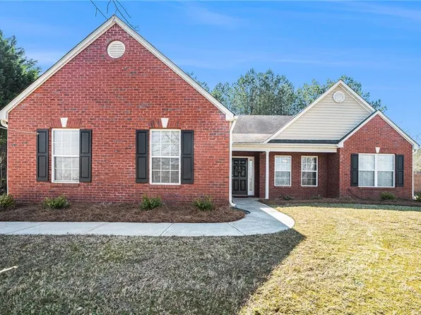 524 Plantation Creek Dr, Loganville, GA 30052