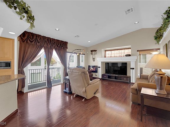 4th image of 8431 Kettledrum St
