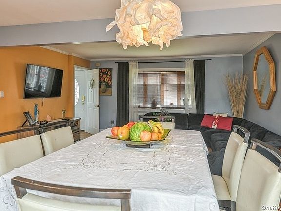 5th image of 1090 Myron St