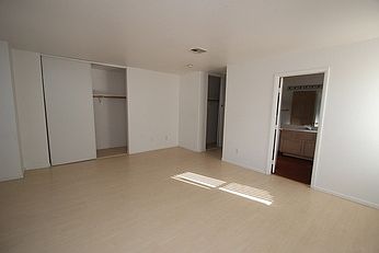 5th image of 5265 Steinbrenner Ln