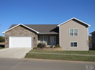 304 33rd St, FORT MADISON, IA 52627