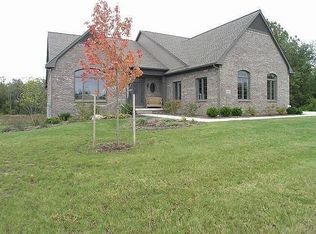 10416 Gray Knoll Trl, Saline, MI 48176