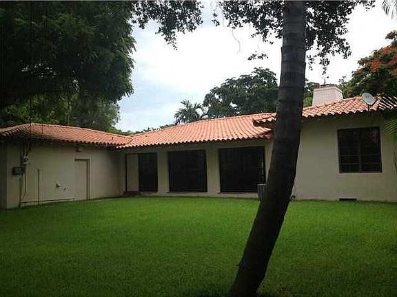 2nd image of 1800 Granada Blvd