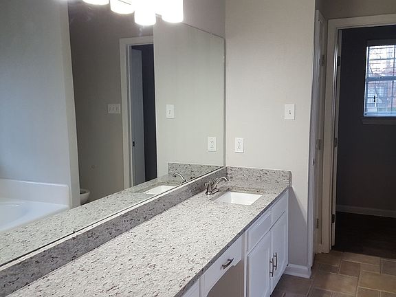 4th image of 10260 Castle Dr