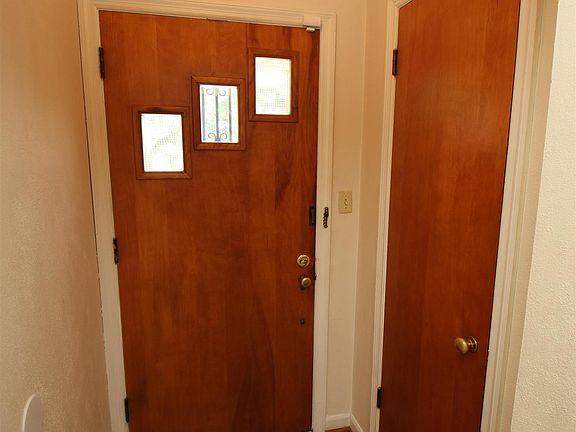 4th image of 1715 W Ayres Ave