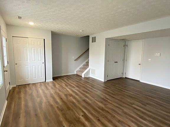 3rd image of 5965 Canyon Creek Dr