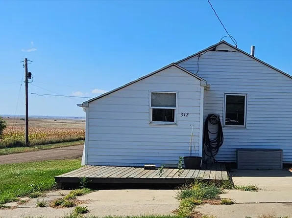 312 S 5th St, New Salem, ND 58563