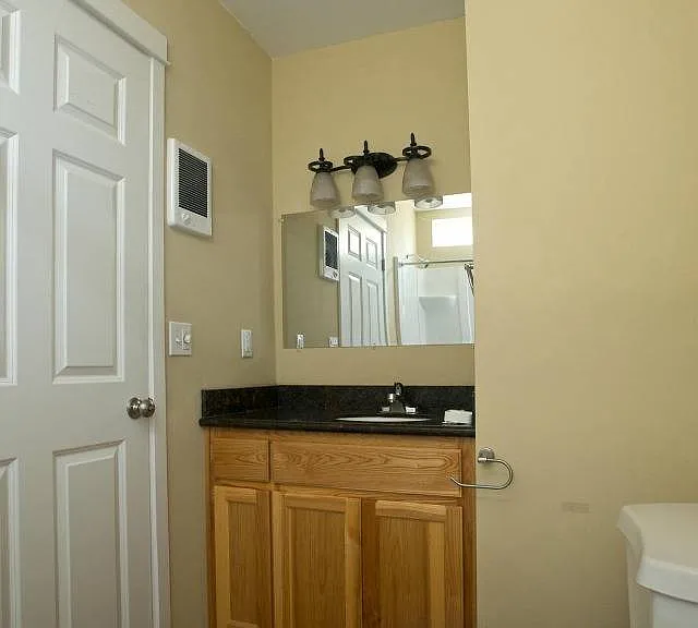 1354 High St #4 - 2nd Floor Bath 1354 High St #4 - 2nd Floor Bath