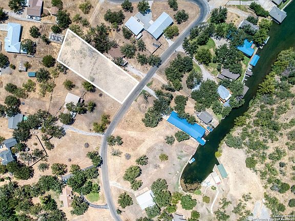 2nd image of 115 PECAN CREEK DR