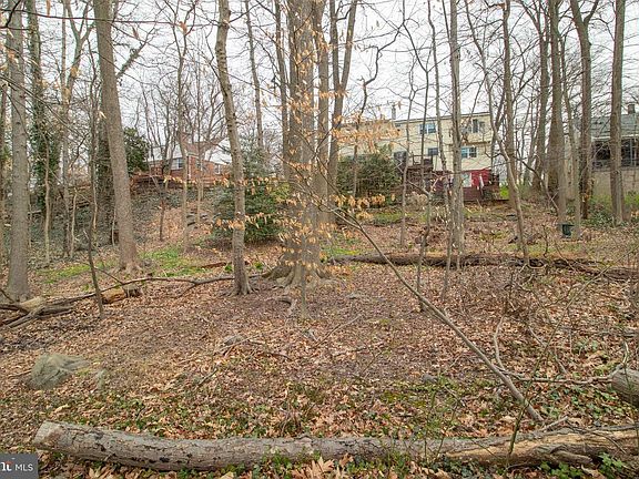5th image of 13 Woodland Dr