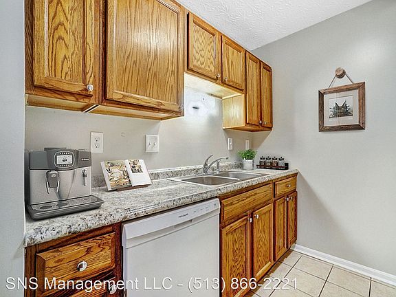 5th image of 1086 Pennington Ct APT 6