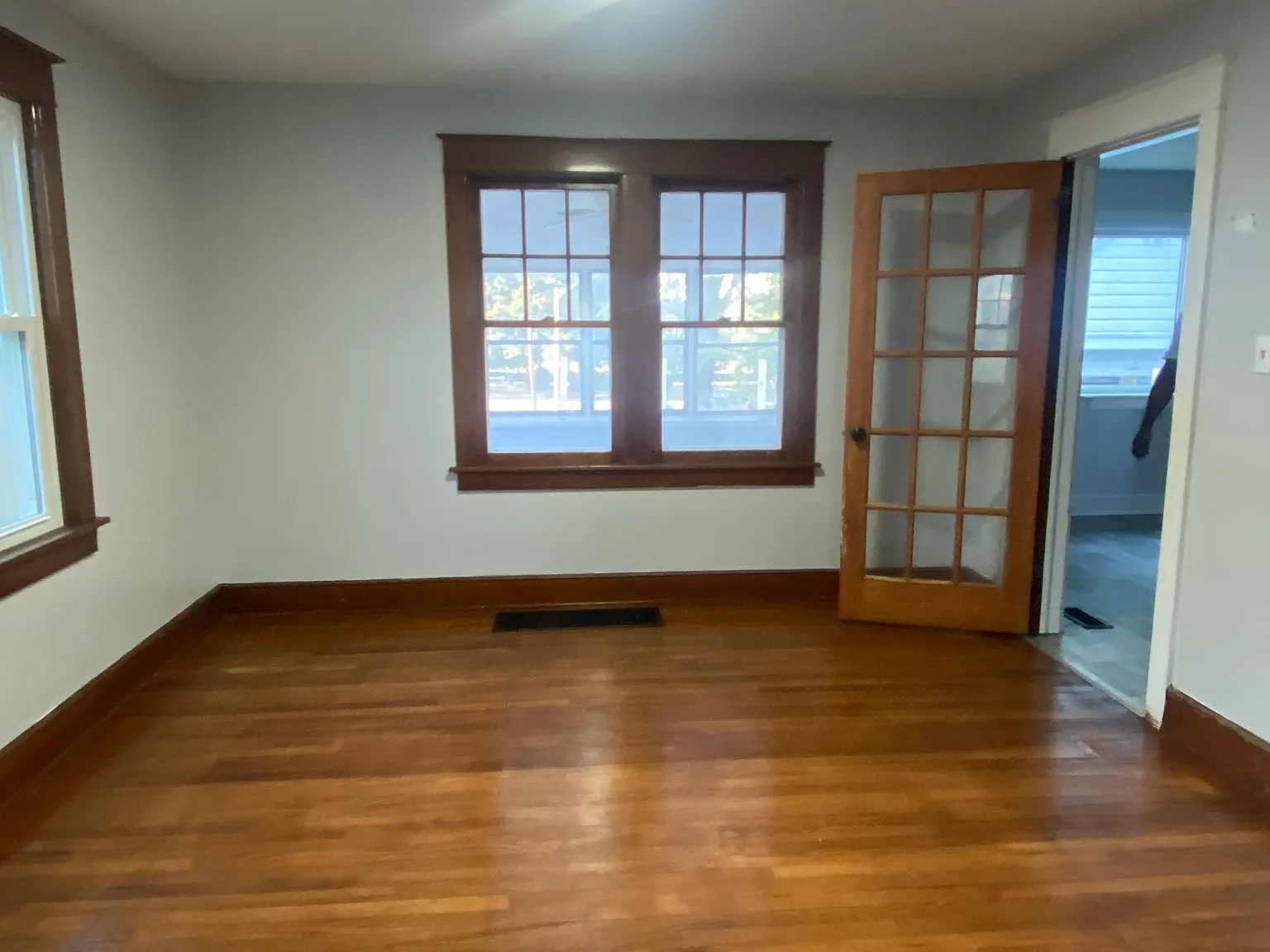 3 bed, 1358 sqft, $2,200 — Photo 3