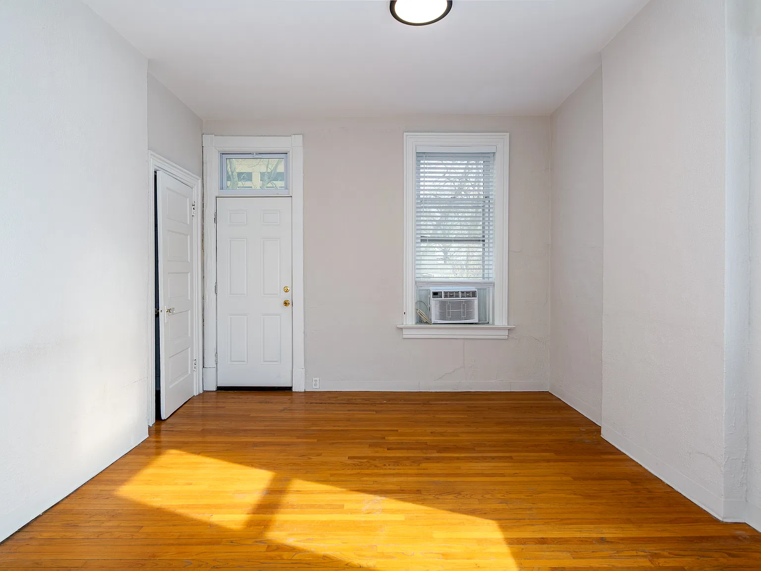 1 bed, $1,095 — Photo 2