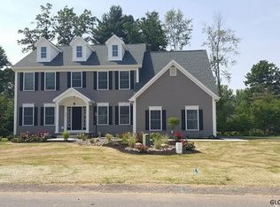 302 Westwoods Ct, Albany, NY 12203