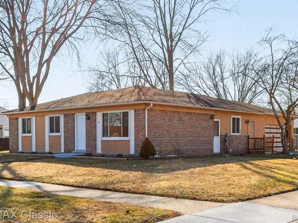 9812 Barkley St, Van Buren Township, MI 48111