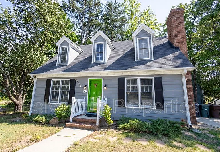 8 Barrett Pl — Photo 3