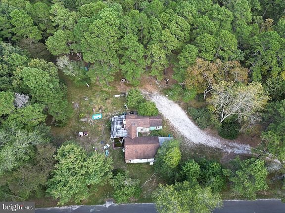 5th image of 104 Burrs Mill Rd