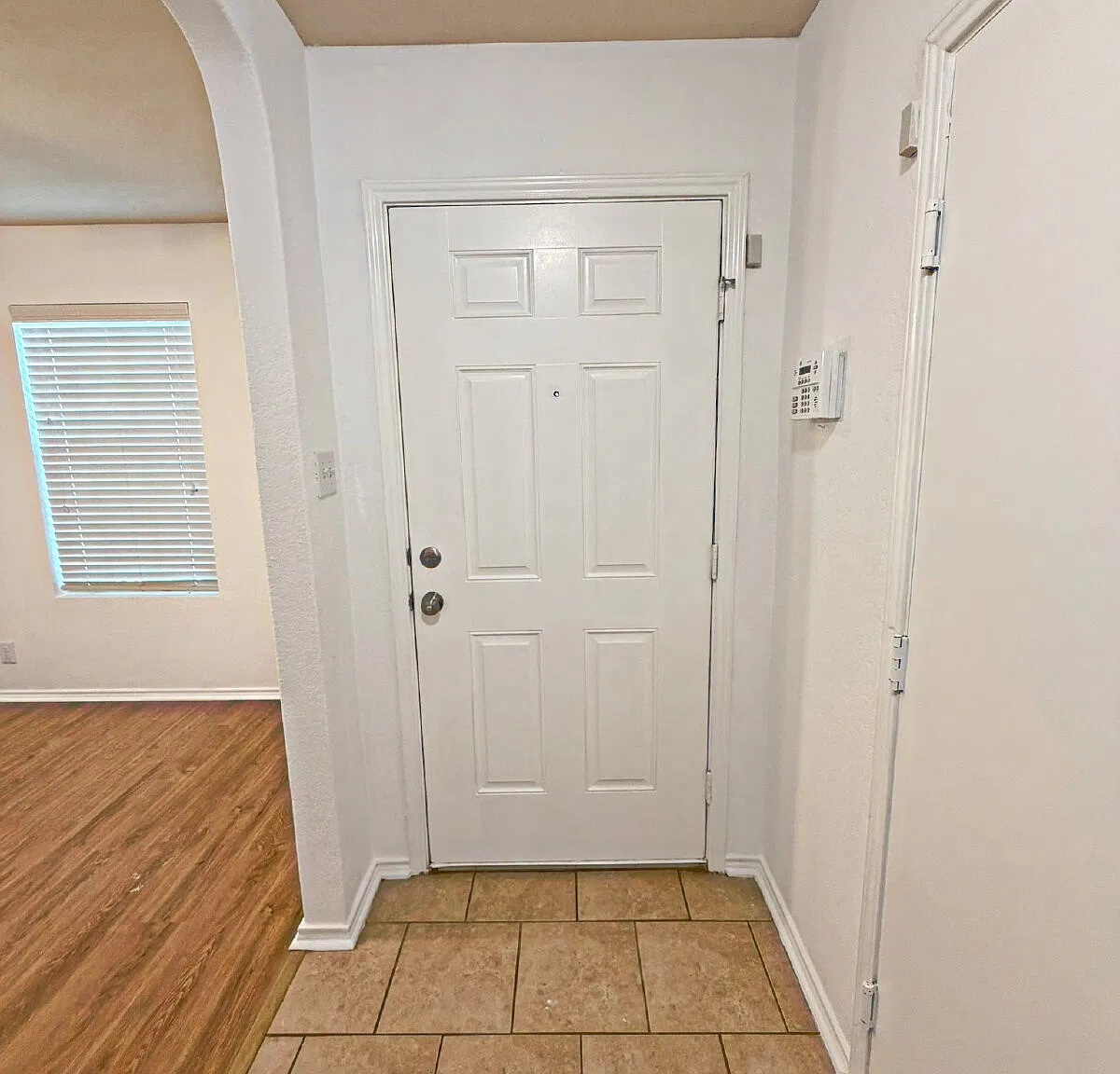 4 bed, 2.5 bath, 2269 sqft, $1,950 — Photo 2