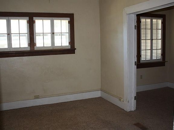 3rd image of 100 S Beaty Ave