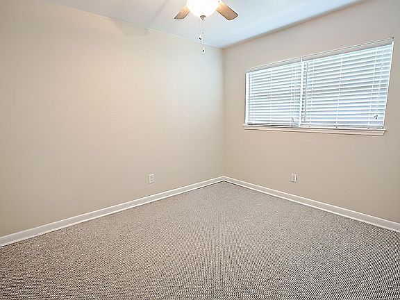 5th image of 2329 Elsinore Ave