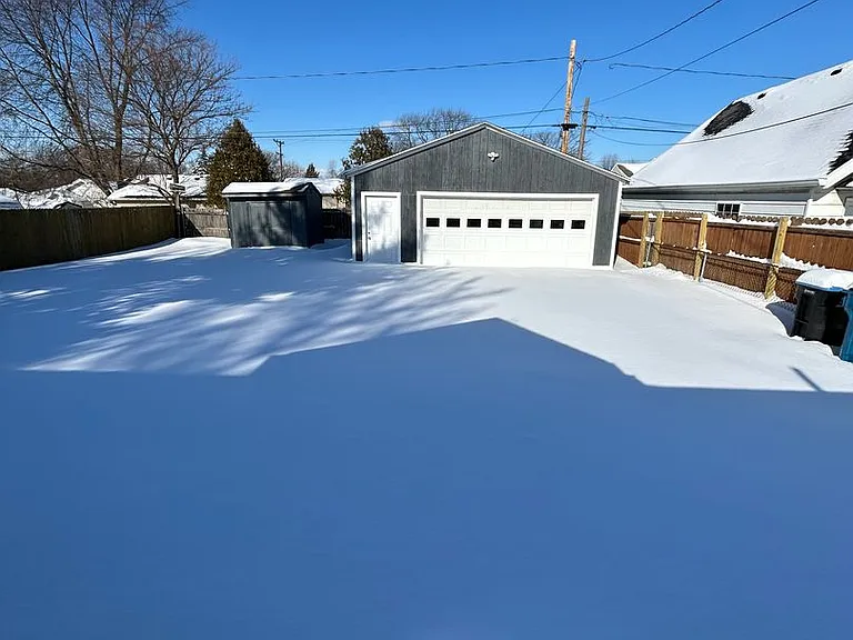 2715 Edwin St — Photo 11
