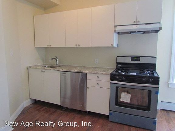 2nd image of 2938 W Oxford St Unit 3F