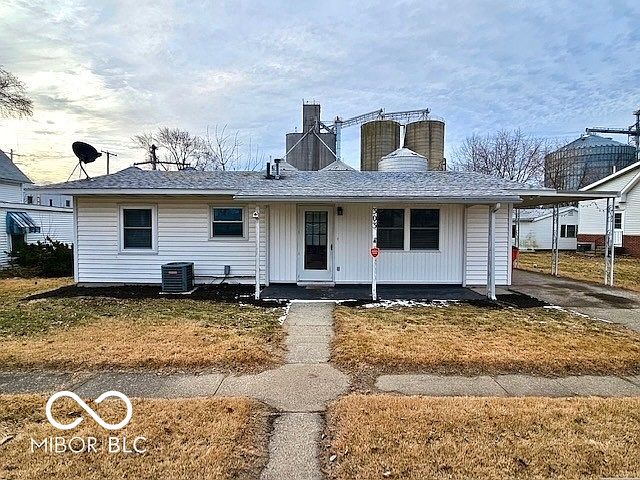 1st image of 303 W Johnson St