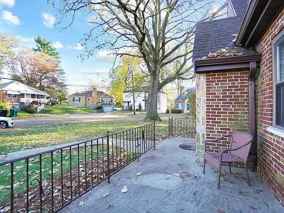 5th image of 1109 Maureen Ln