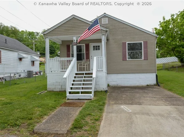 1004 Ellis Rd, Saint Albans, WV 25177