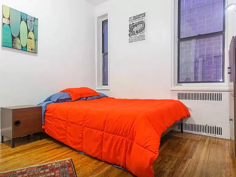 302 E 3rd St #4D — Photo 4