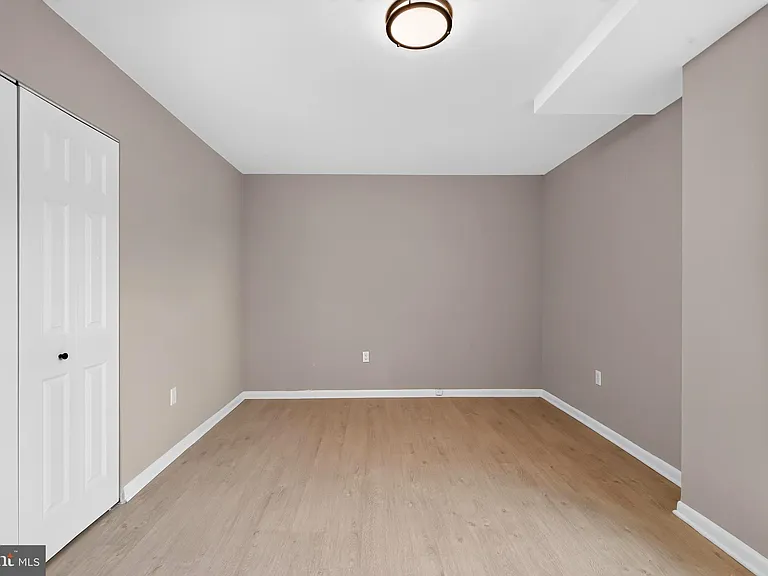 922 24th St NW #521 — Photo 11