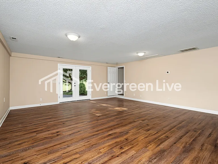 2748 Knob Hill Dr — Photo 6