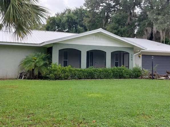 305 Oakwood Ln, Fruitland Park, FL 34731