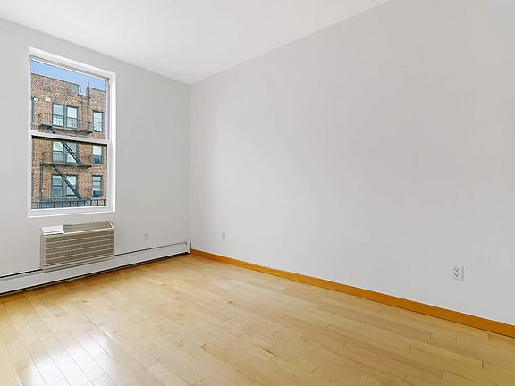 5th image of 2445 43rd St
