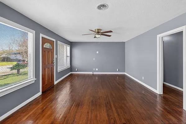 3 bed, 1249 sqft, $1,800 — Photo 3