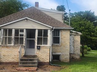 33 E Pine St, Mount Holly Springs, PA 17065