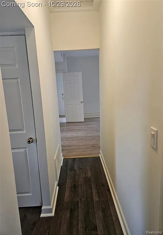 3 bed, 2.0 bath, 1800 sqft, $2,950 — Photo 2