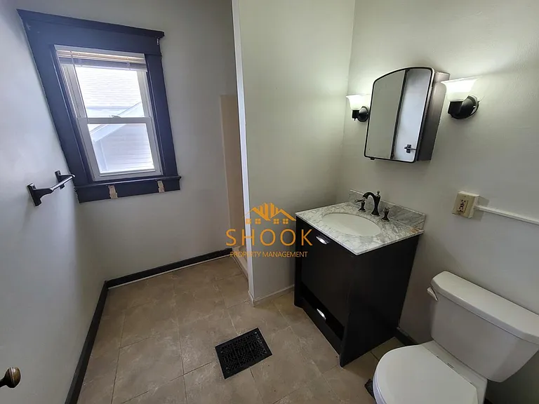 104 S 7th St — Photo 18