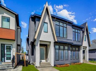 422 S 14th Ave NE, Calgary, AB T2E1E9