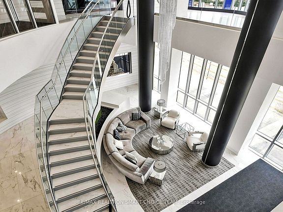 3rd image of 9471 Yonge St #349
