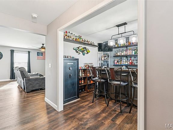 5th image of 708 Conner Cir